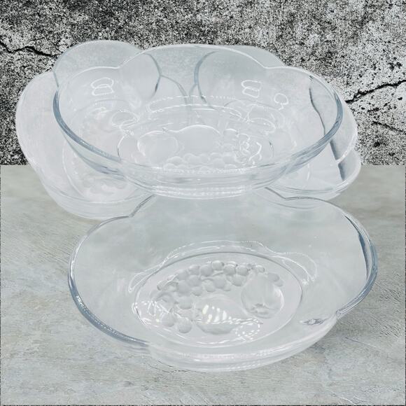 Mikasa Set of 4 Clear Crystal Bowls Grapes and Figs 7.25” L x 5” W x 2”T - Picture 2 of 7